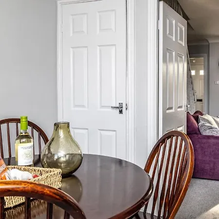 بيت للعطل Mill Charm *